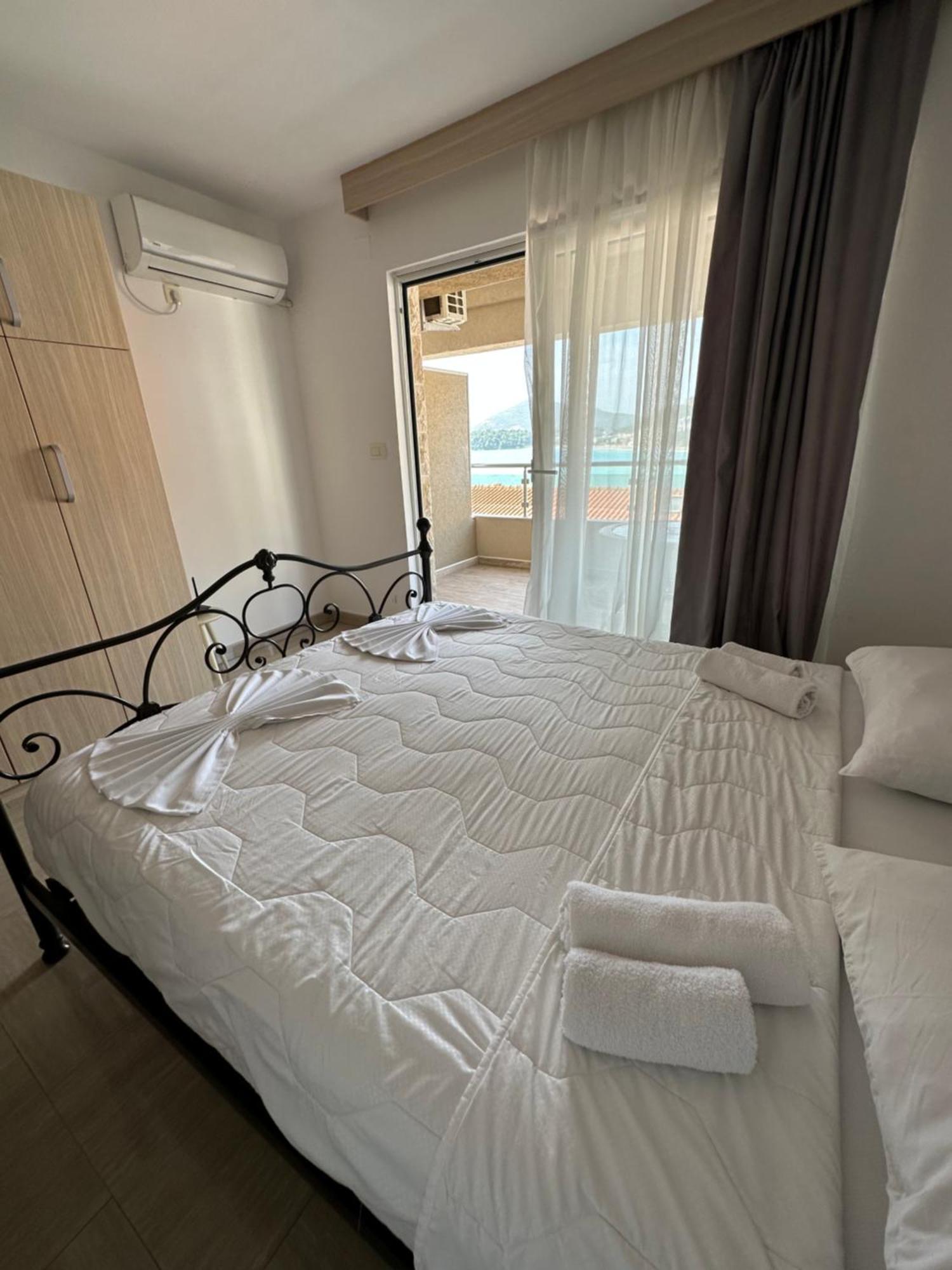 Aura Apartments Budva Luaran gambar