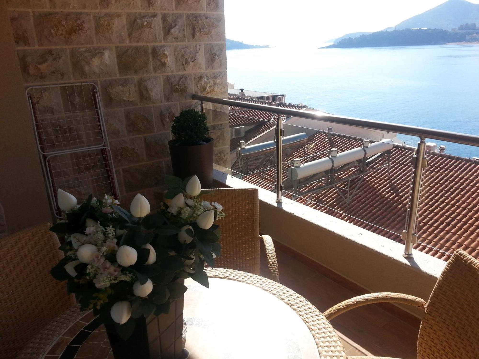 Aura Apartments Budva Bilik gambar