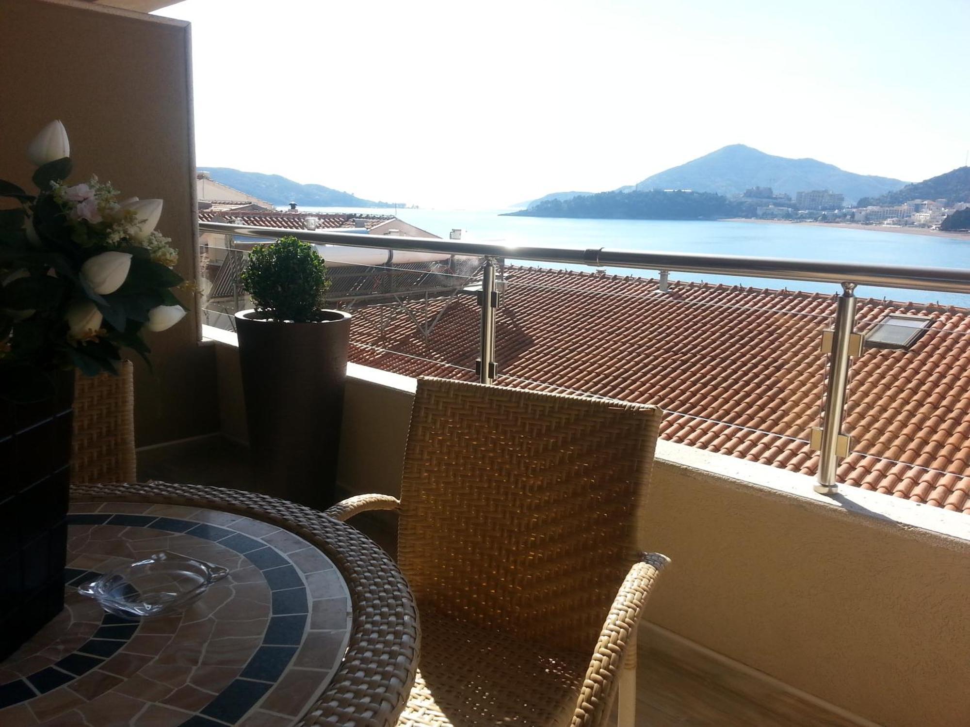Aura Apartments Budva Bilik gambar